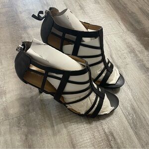 Nine West Black Strappy Heels Shoes Size 9.5